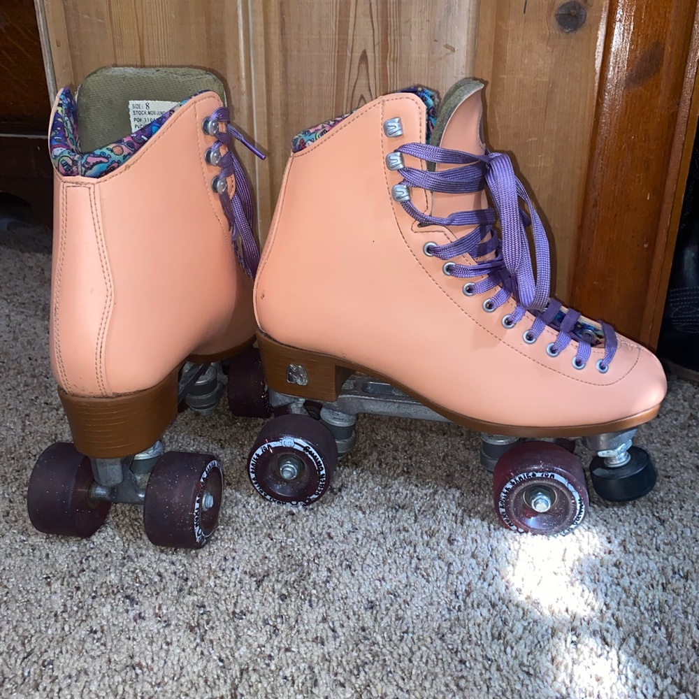Chic Peach Roller Skates with Purple Laces